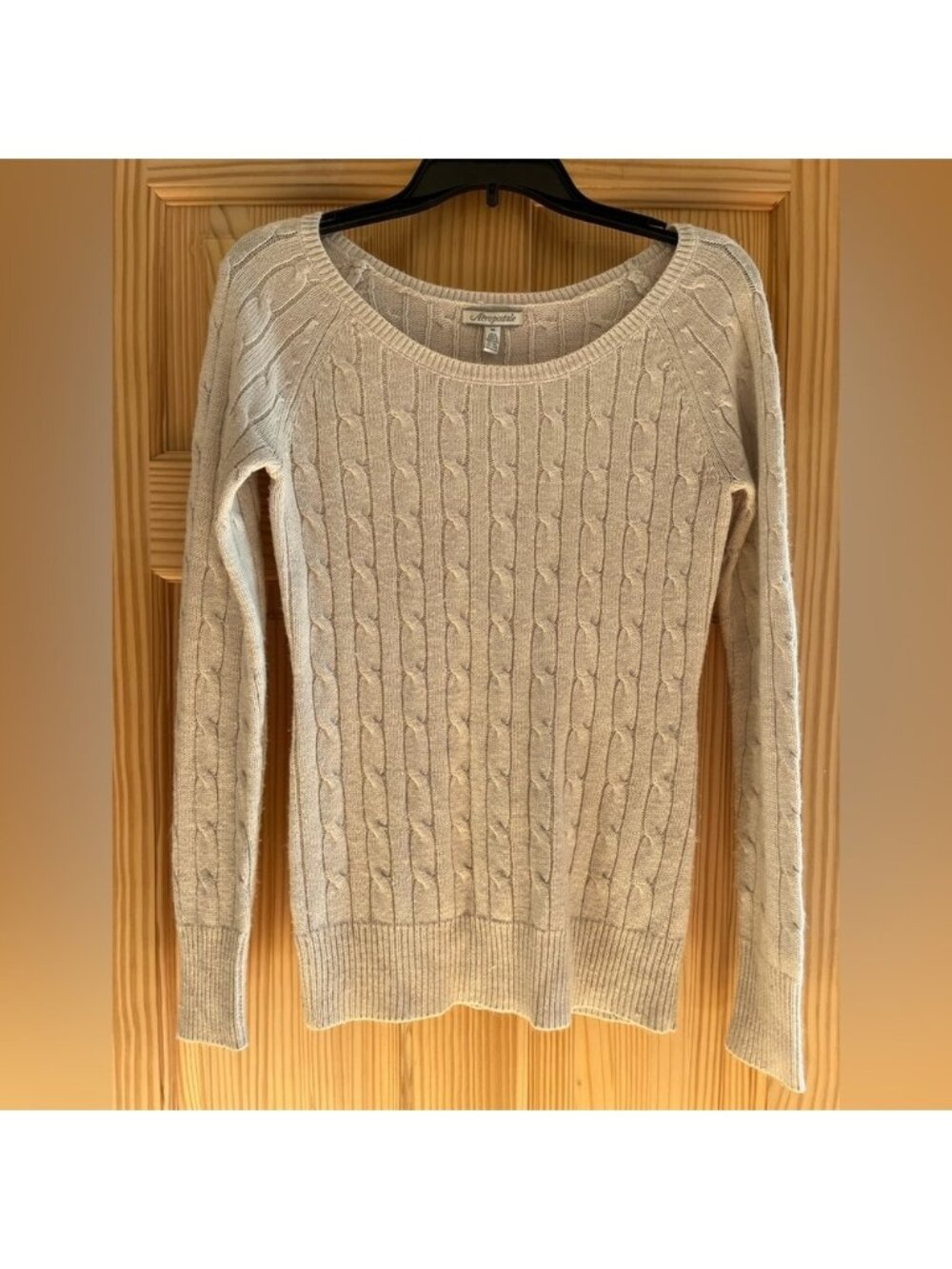 Aeropostale Cream Lightweightโ Sweater Size Medium